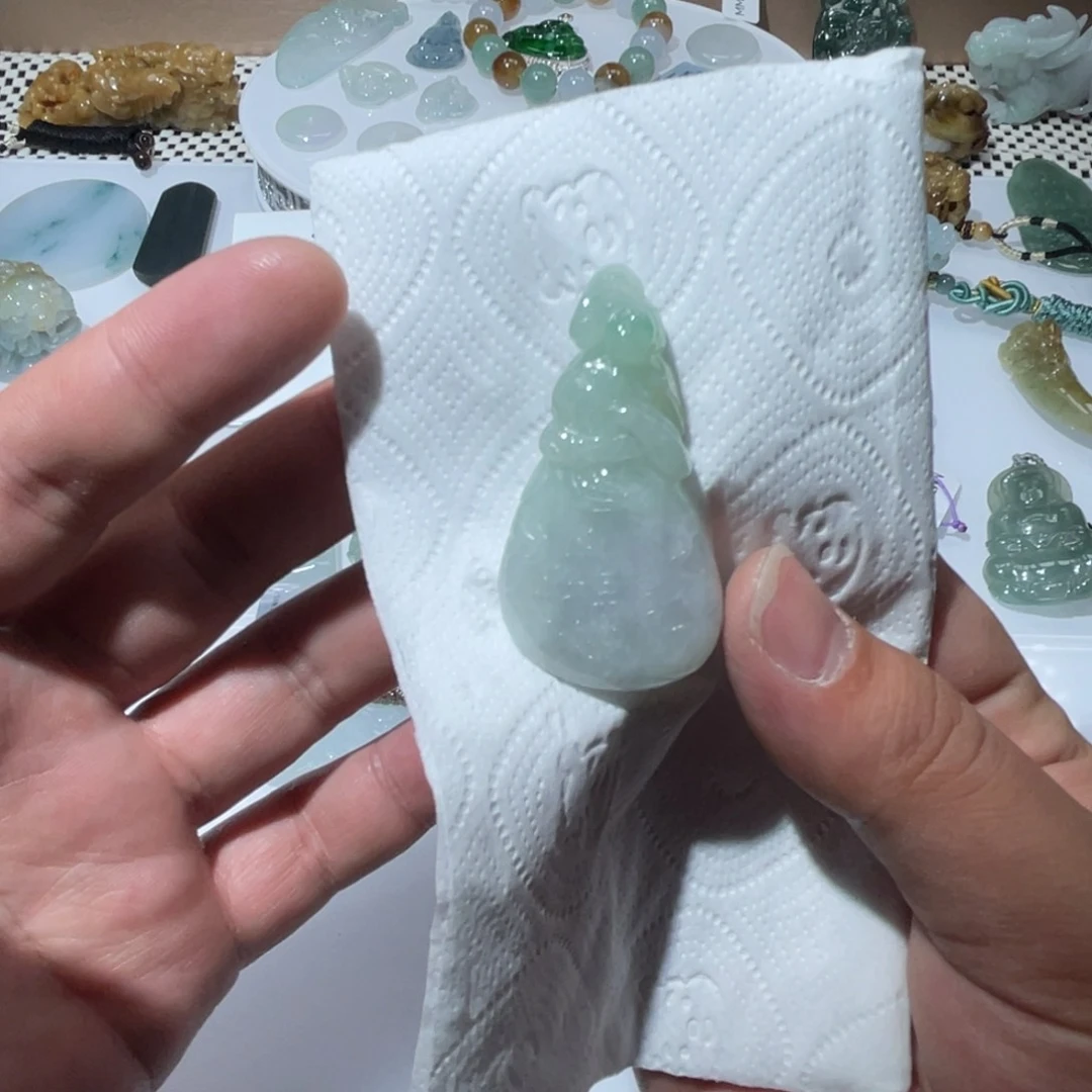 翡翠颈饰未镶嵌天然