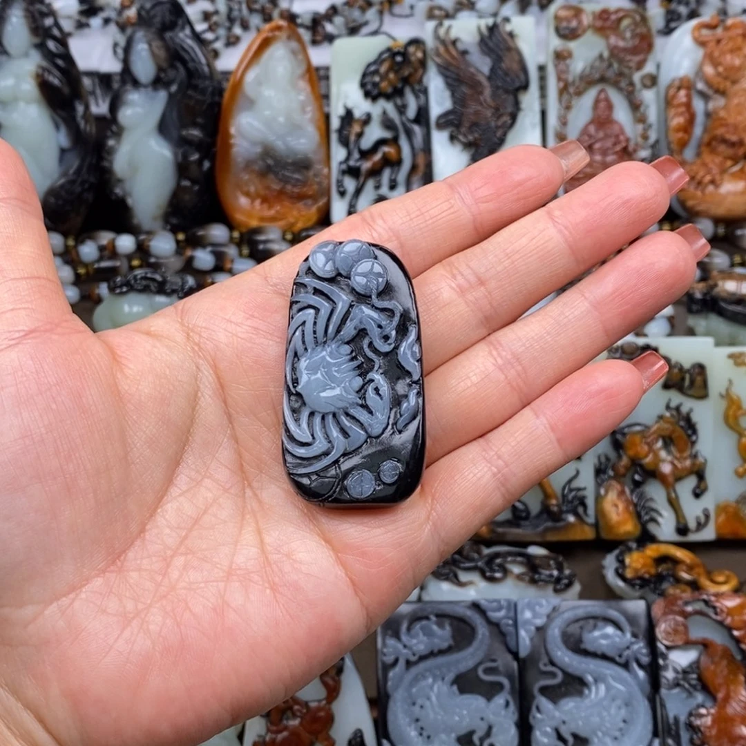 颈饰未镶嵌和田玉