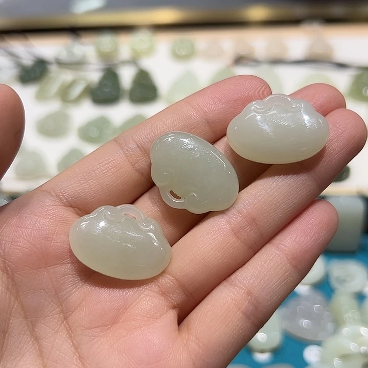 颈饰未镶嵌和田玉