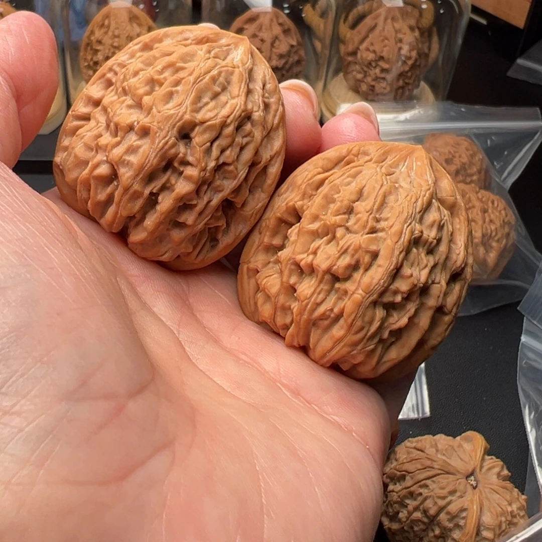 文玩核桃把件F****1虎头王40