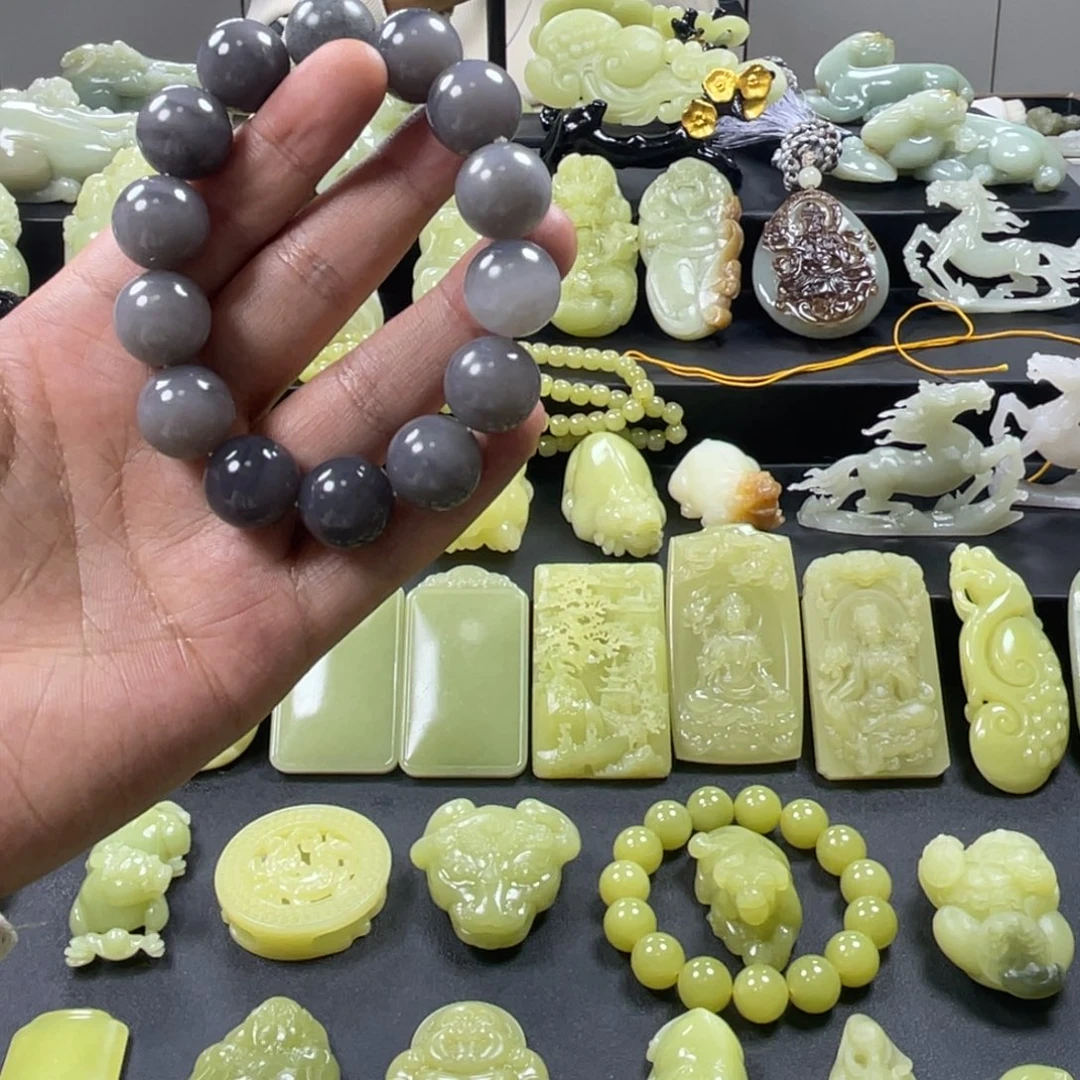 和田玉（黄玉）未镶嵌颈饰