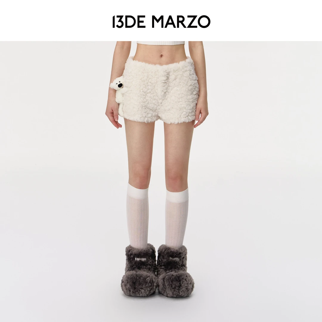 13DE MARZO女士 24秋冬新款变身玩偶休闲裤子时尚仿皮草加厚短裤