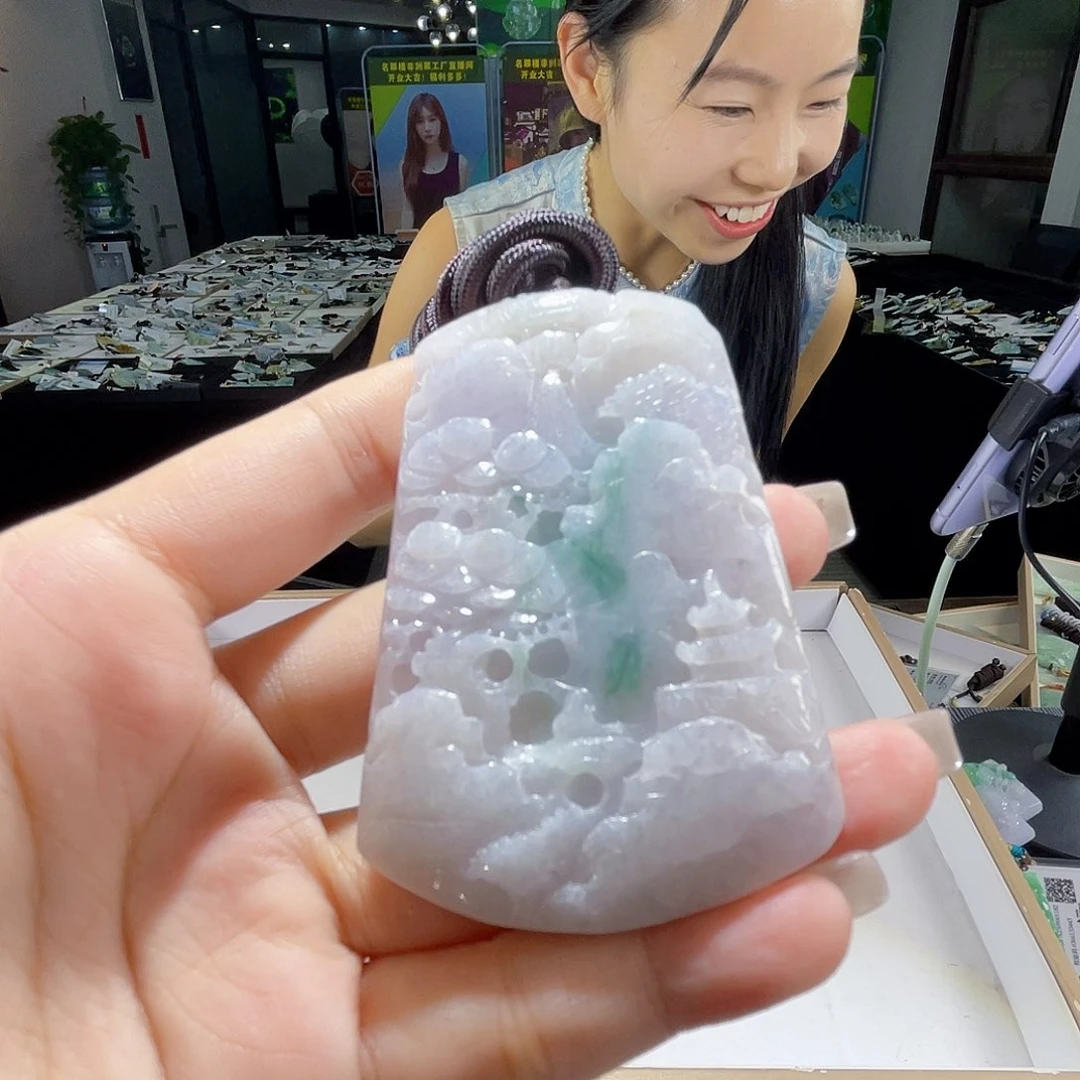 颈饰未镶嵌翡翠一个