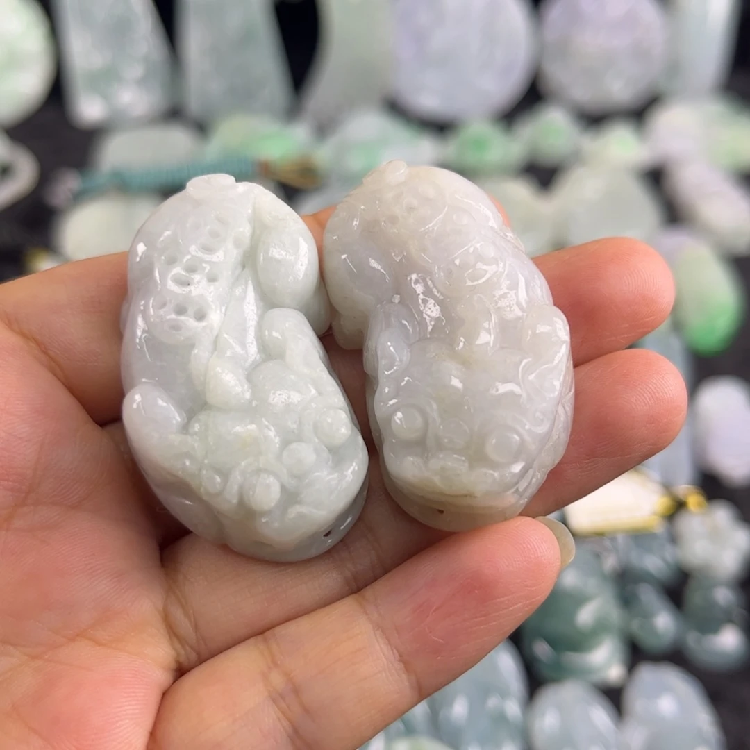 翡翠未镶嵌吊坠(不含链)瑕疵