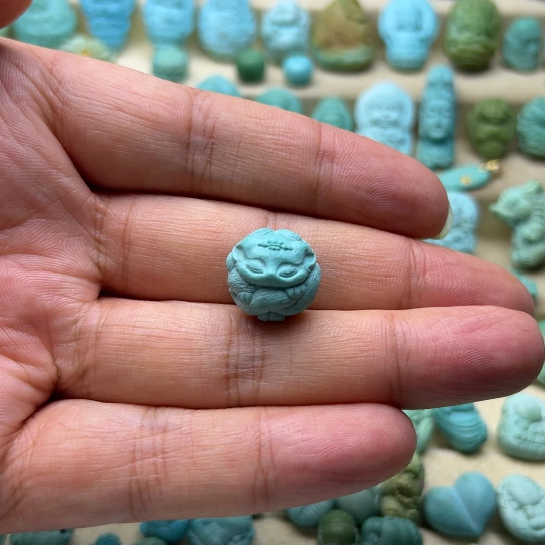 未镶嵌绿松石颈饰