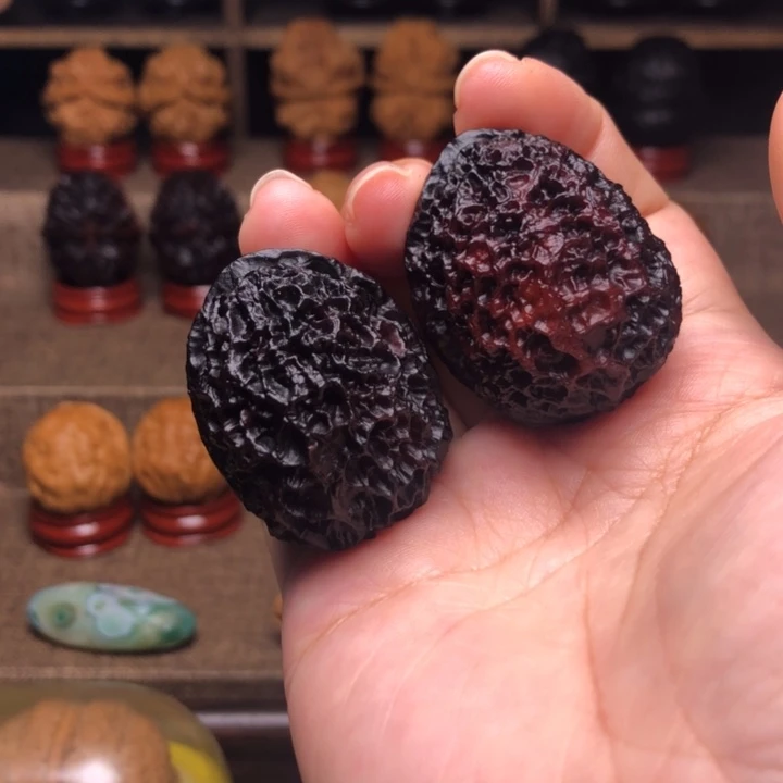 把件橄榄核12龙鳞绣球36尺
