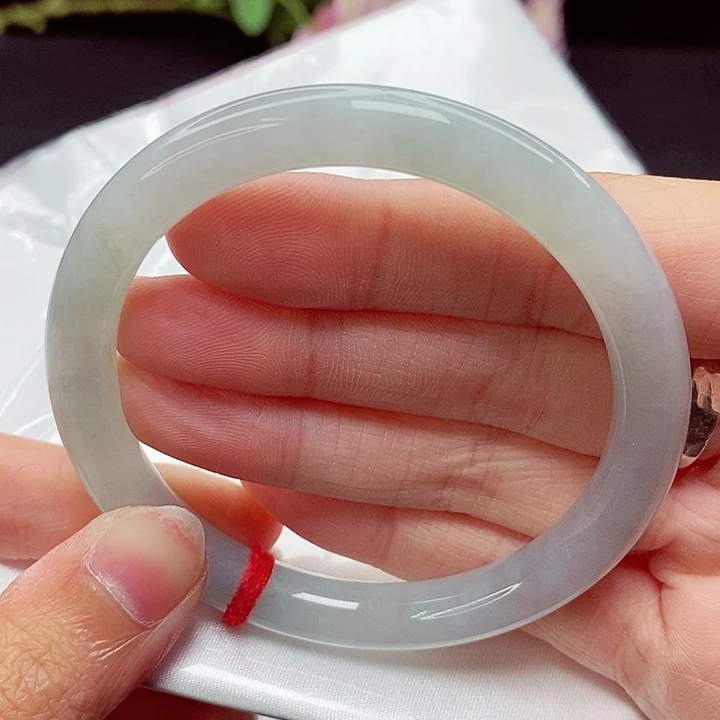 翡翠手镯未镶嵌55圈