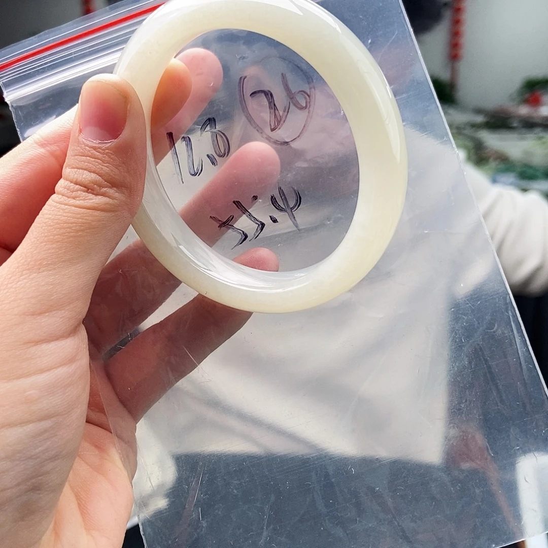 和田玉未镶嵌手镯拍一发一