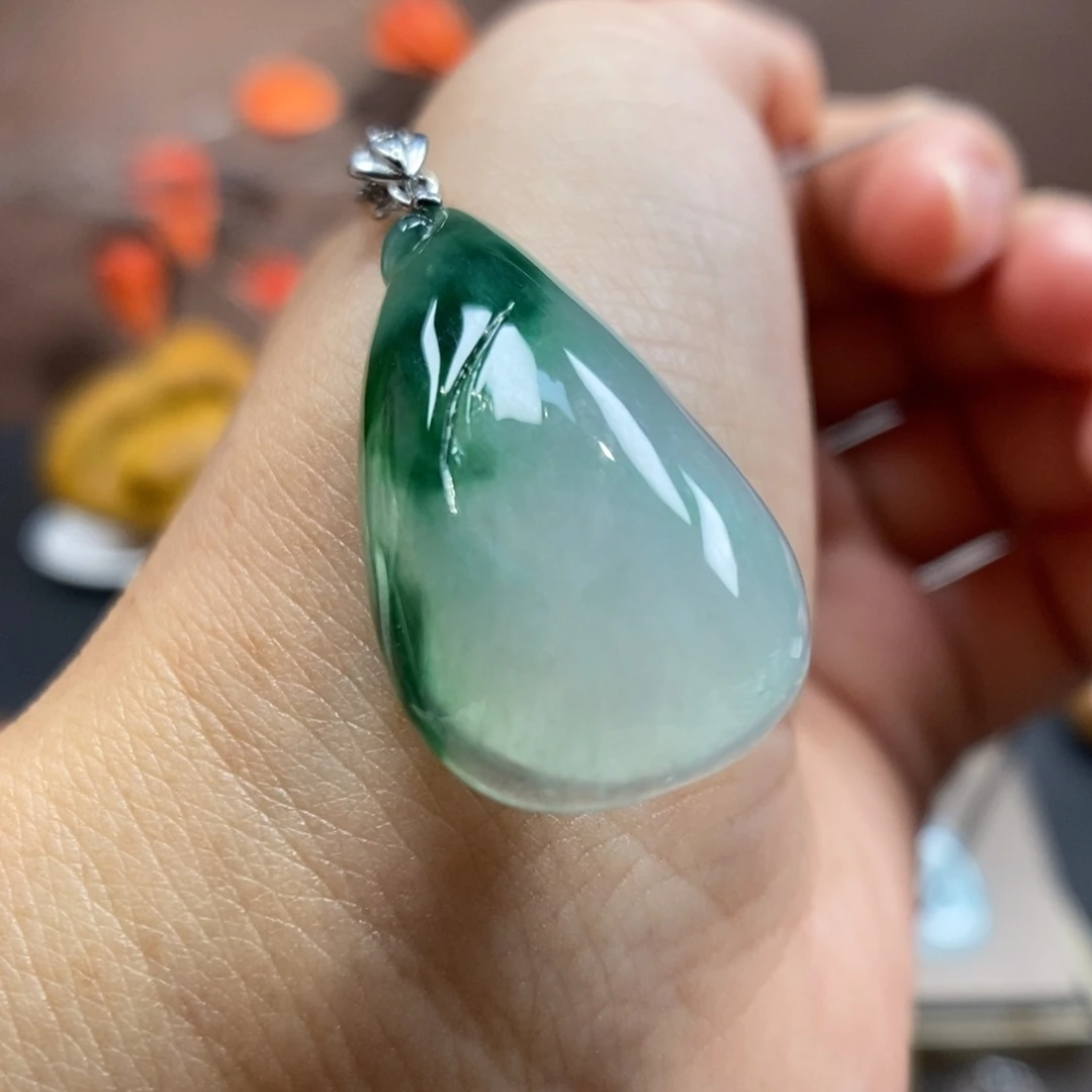 【闪购商品】颈饰银S925镶嵌翡翠24