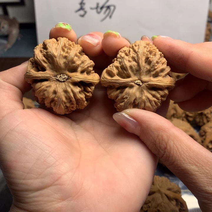 吊坠文玩核桃Z**Z粗筋