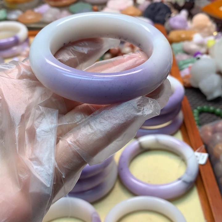 石英岩玉未镶嵌紫白53有色根