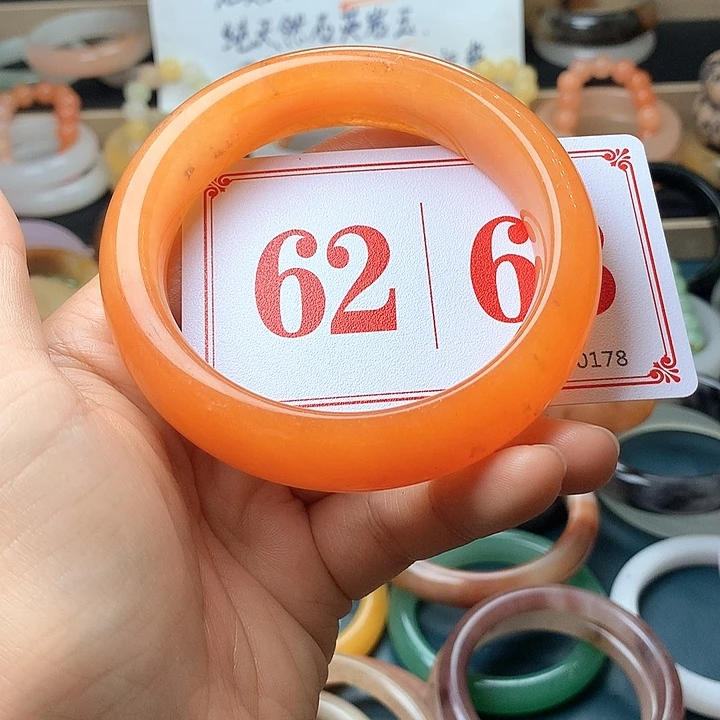 石英质玉（黄龙玉）未镶嵌手镯用****3