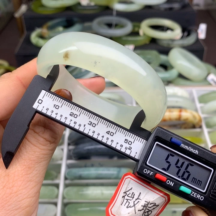 蛇纹石玉未镶嵌手镯682