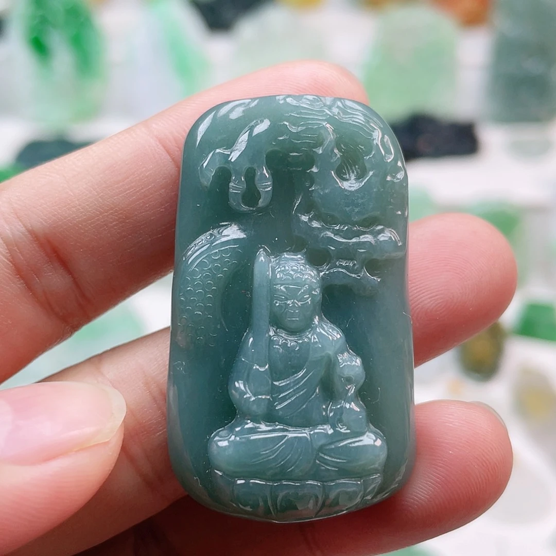 翡翠颈饰未镶嵌御龙不动