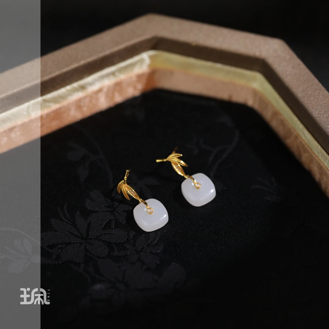 月波长|和田玉*耳钉*18K金镶嵌LYA25010912多样性发其一