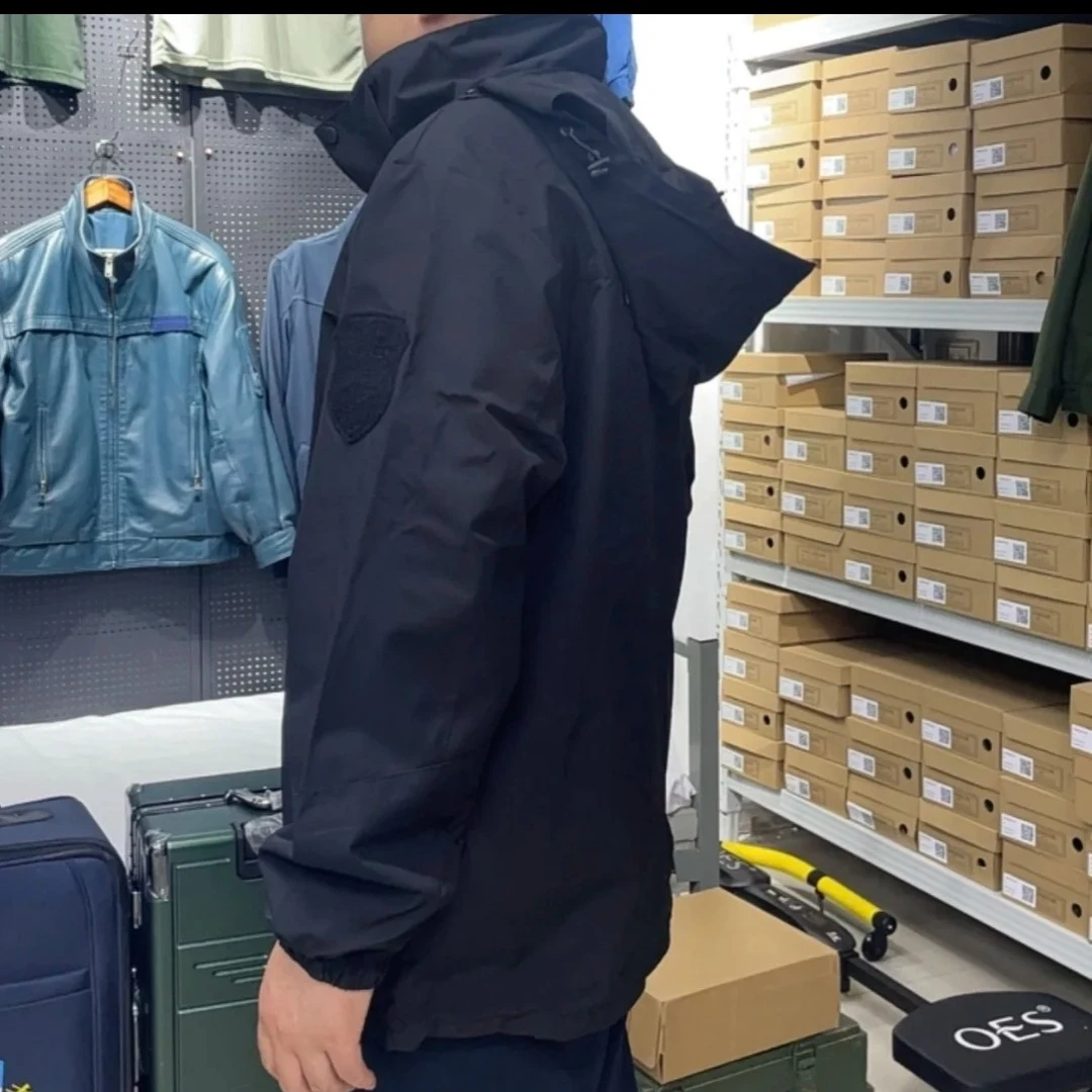 大成户外正品轻量化冲锋衣