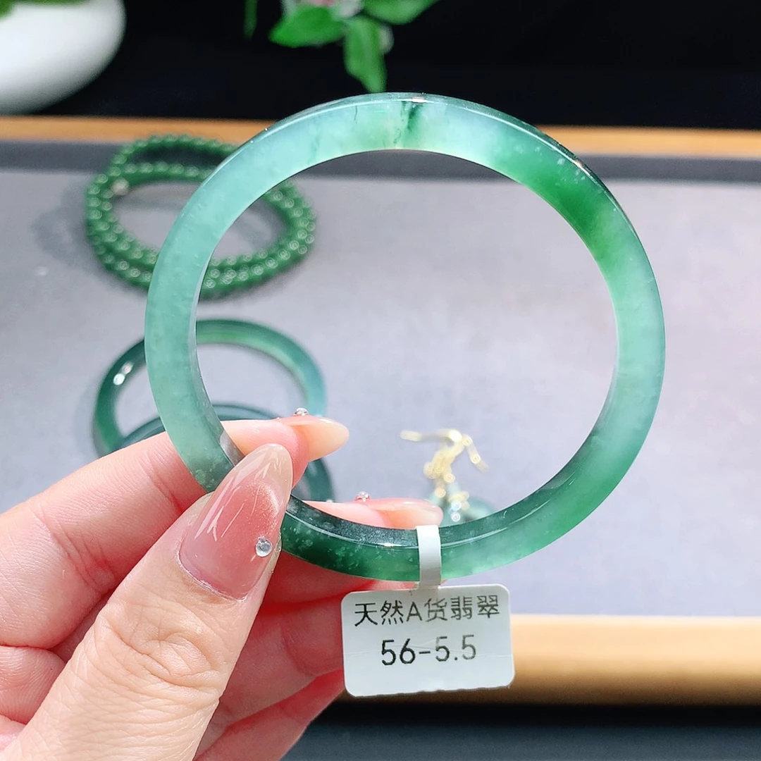 未镶嵌手镯(圆镯)翡翠