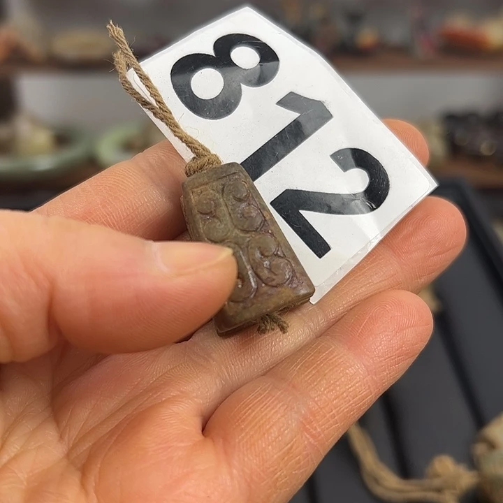 和田玉（糖玉）颈饰未镶嵌粉**髅