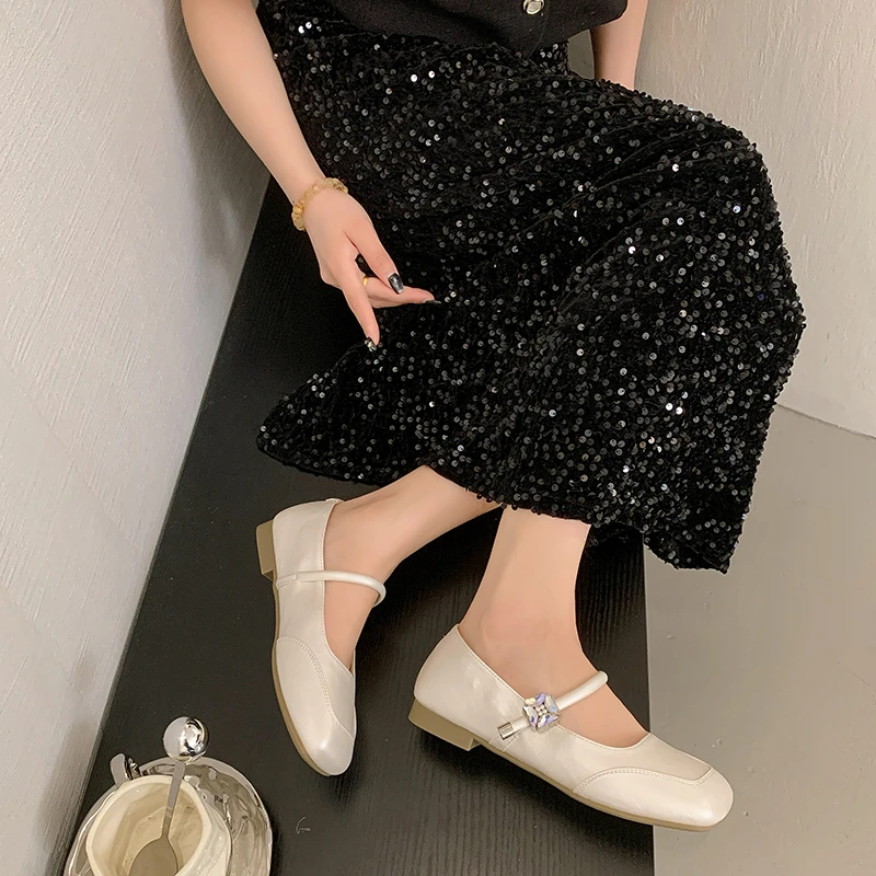 法式高级时尚玛丽珍鞋女简约大气通勤浅口单鞋春夏季新款芭蕾舞鞋
