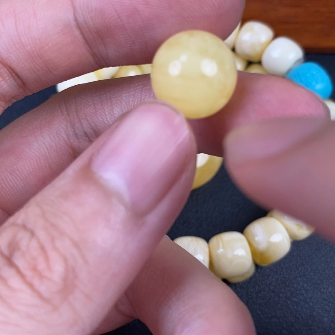 琥珀未镶嵌珠宝奇石11