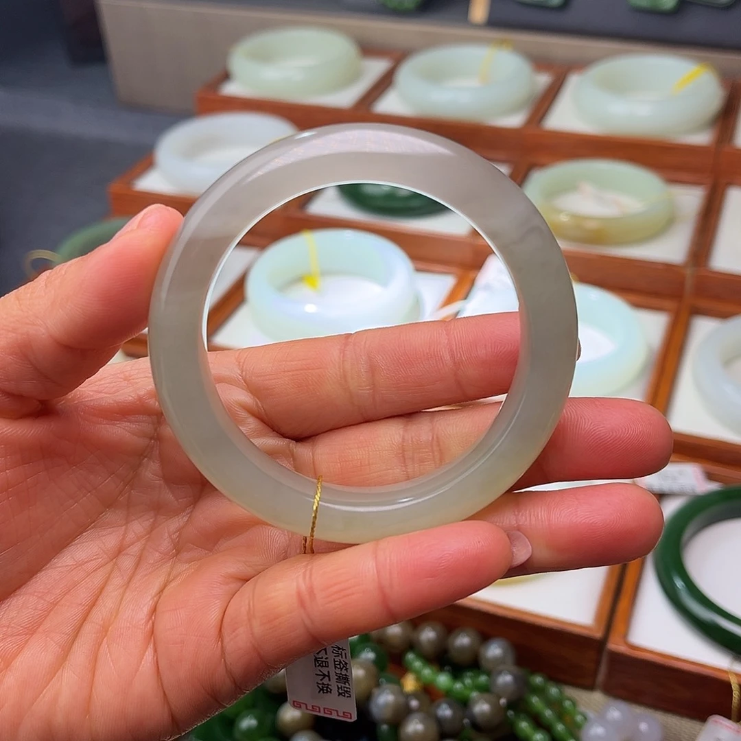 和田玉未镶嵌手镯54