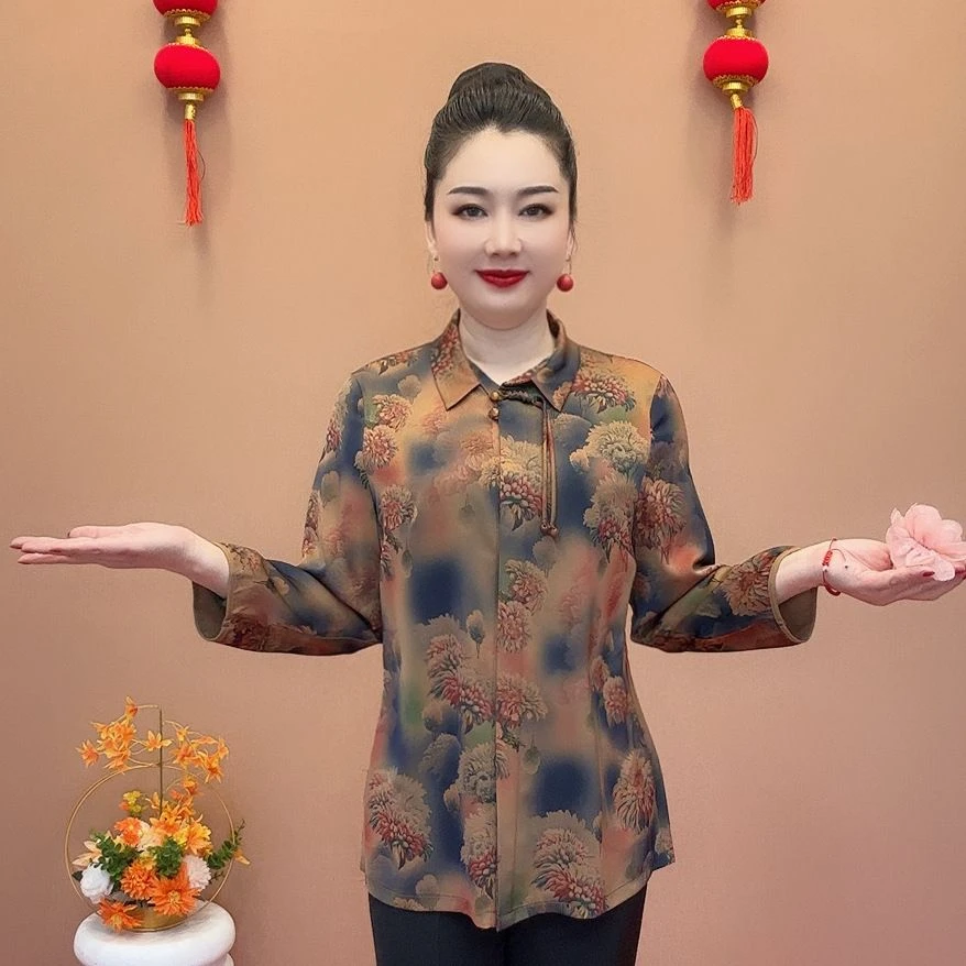 新款上衣宽松中老年花色洋气时尚妈妈百搭开衫衬衫衬衣