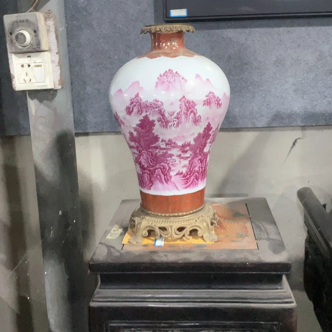 摆件开开心心准备迎接新年