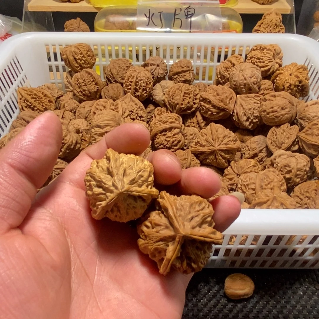 清***人文玩核桃吊坠核桃异形