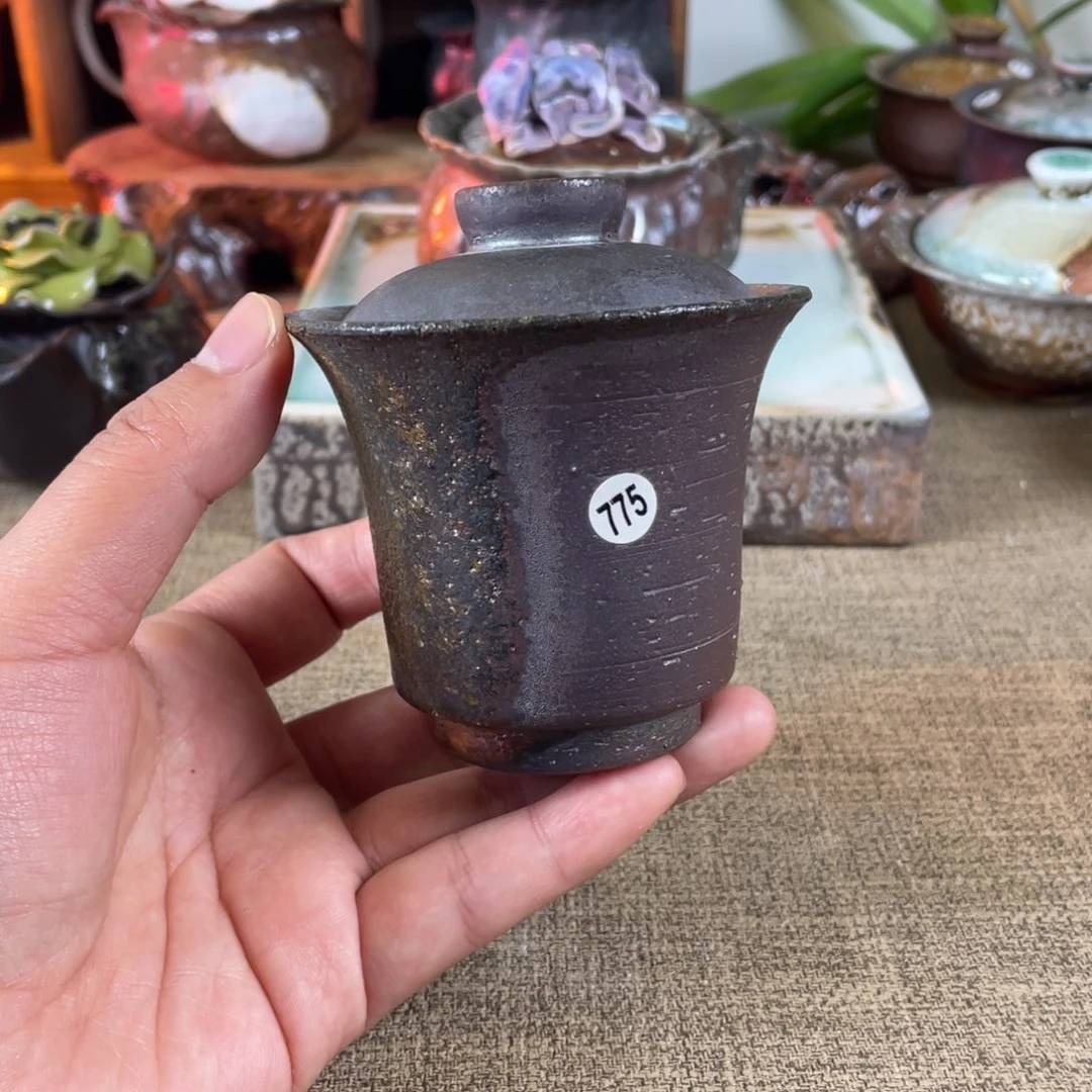 马蹄盖碗。 柴烧。 775。容量100