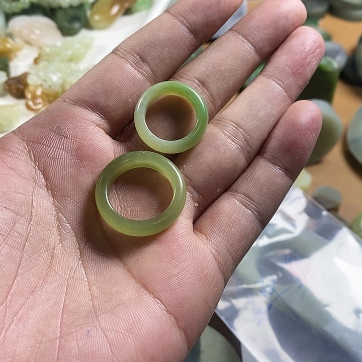 单***族和田玉（糖玉）未镶嵌珠宝半成品