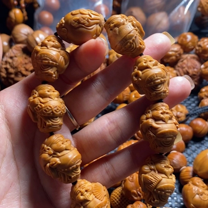 橄榄核吊坠腰缠万贯大财神