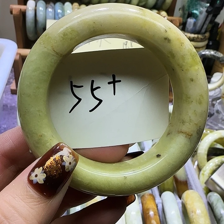 透闪石-蛇纹石玉未镶嵌手镯