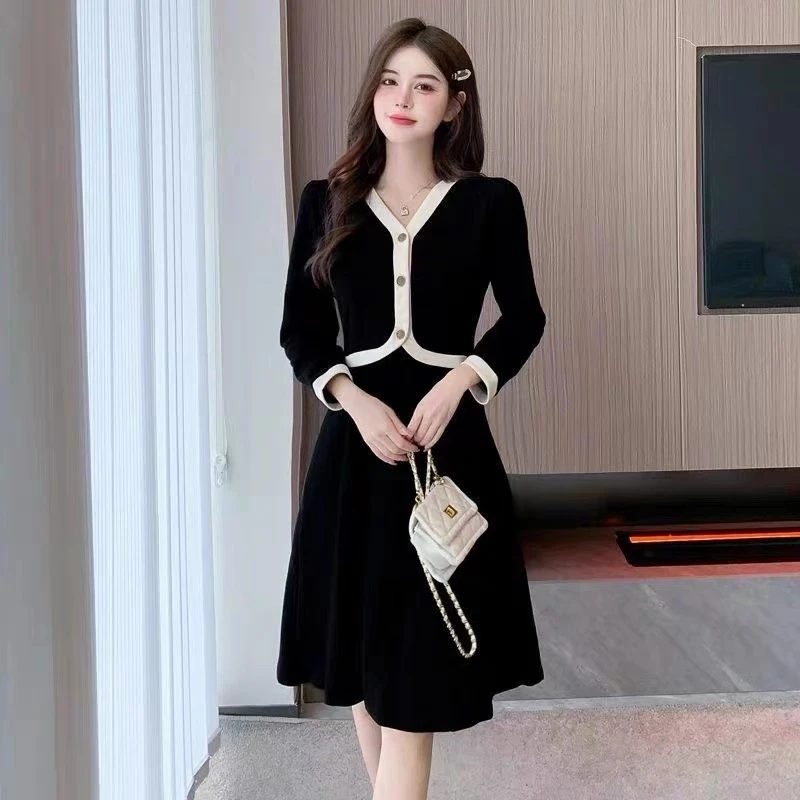 胖MM大码女装春秋新款潮小香风V领遮肚子显瘦中长款长袖连衣裙女