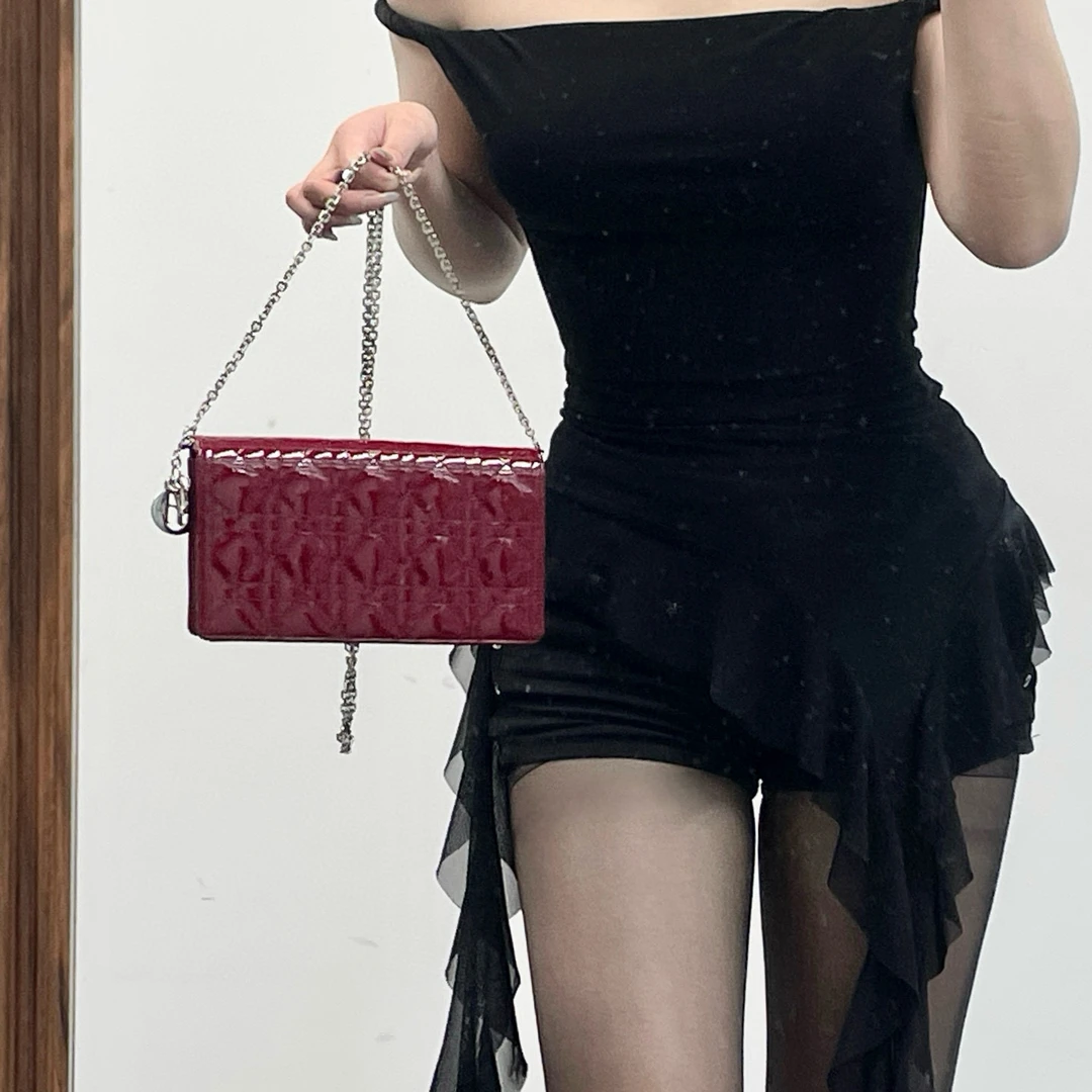 95新 DIOR/迪奥 dior酒红漆皮woc斜挎包