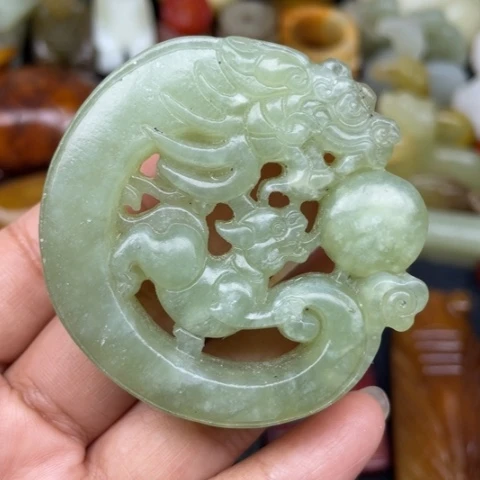 蛇纹石玉未镶嵌颈饰77