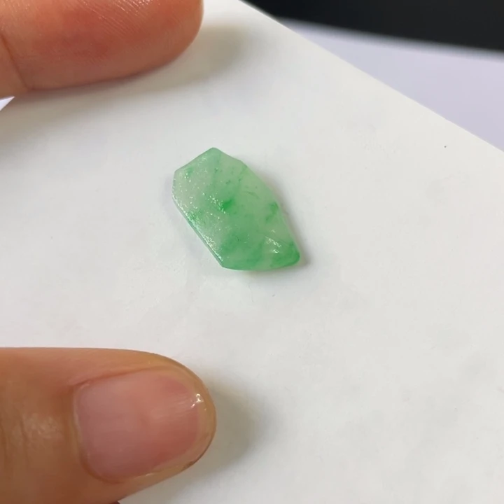 定制翡翠未镶嵌天然翡翠A货随形