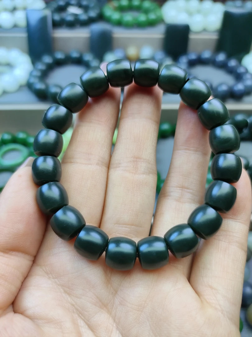 天然和田玉新疆料沙枣青直切卡10mm手串手链