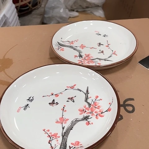 微瑕，不能明火，口径18高度2.5，2个梅香