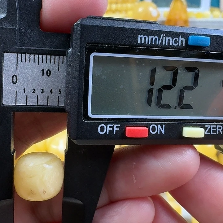 蜜蜡未镶嵌裸石28杂