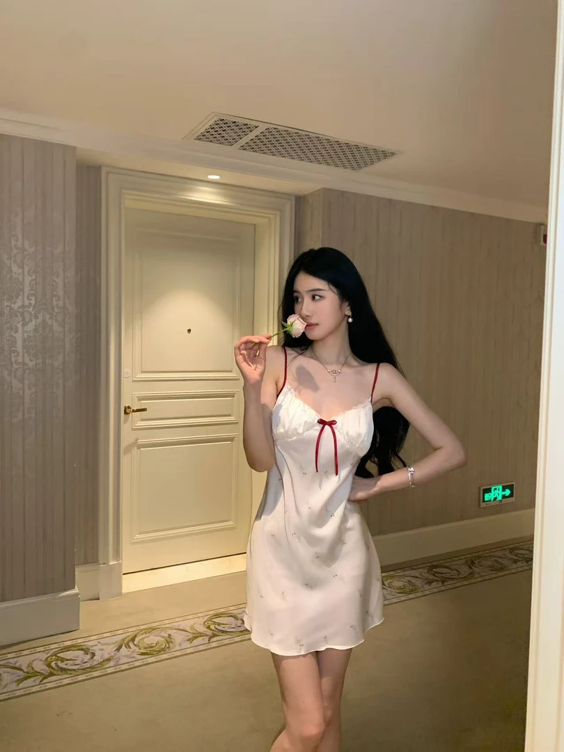 【桃心小白裙】性感睡衣女带胸垫印花纯欲风气质薄款吊带睡裙