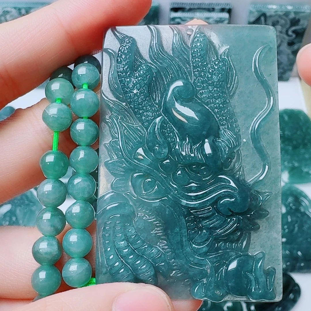 翡翠未镶嵌颈饰11