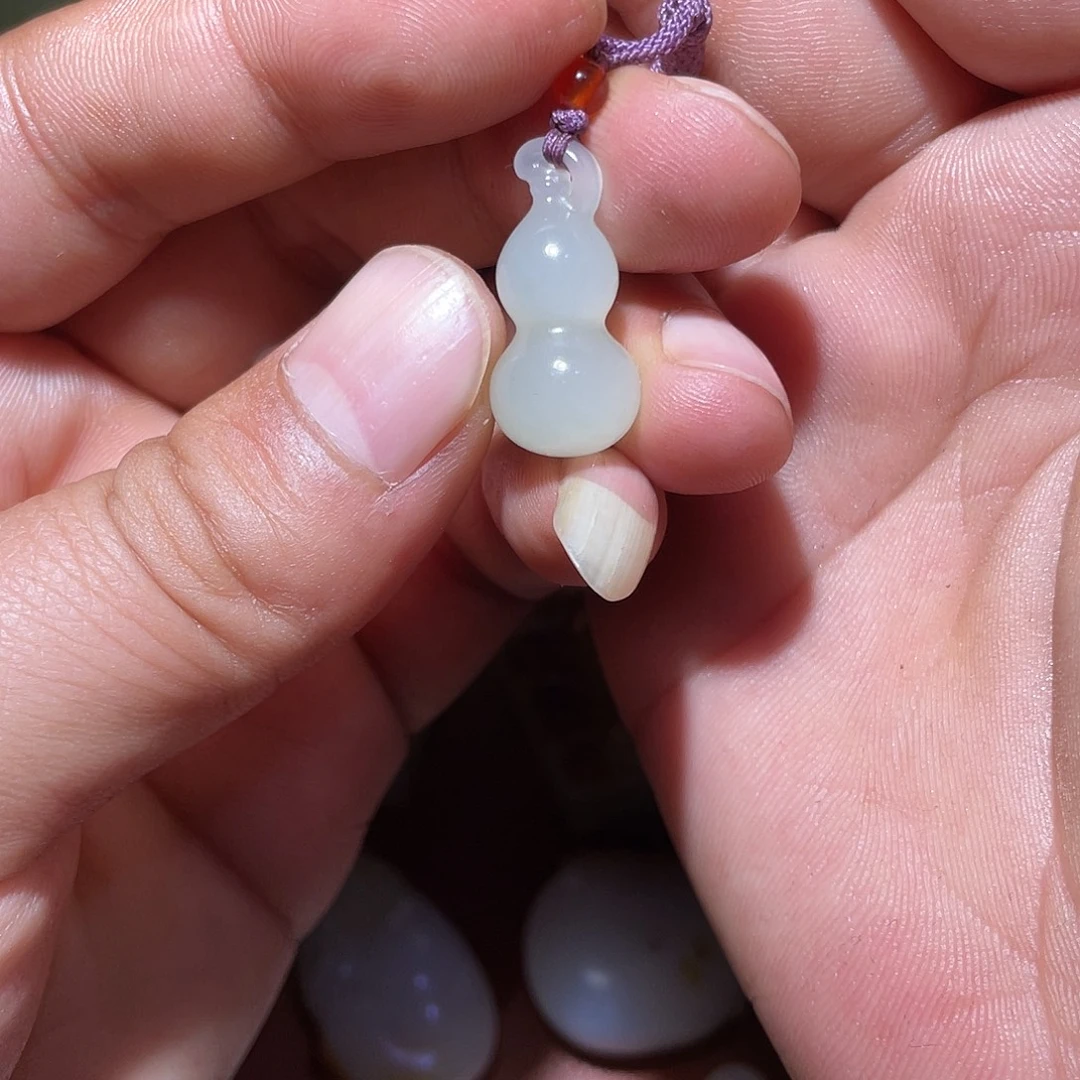 和田玉未镶嵌车挂