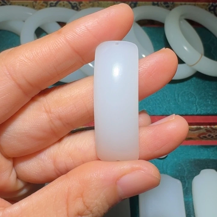 和田玉未镶嵌手机链