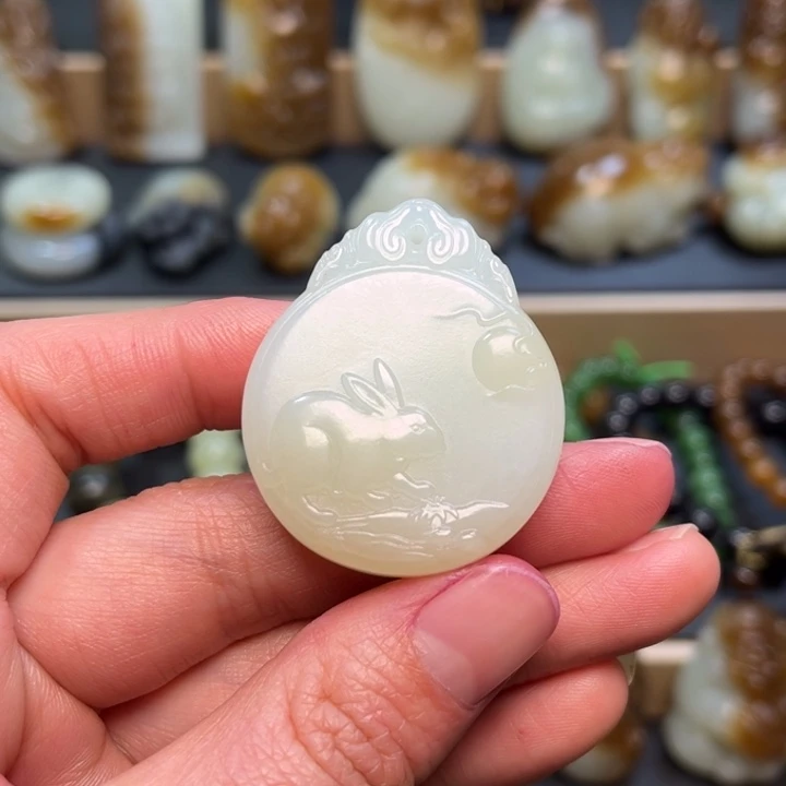 和田玉颈饰未镶嵌小*宝