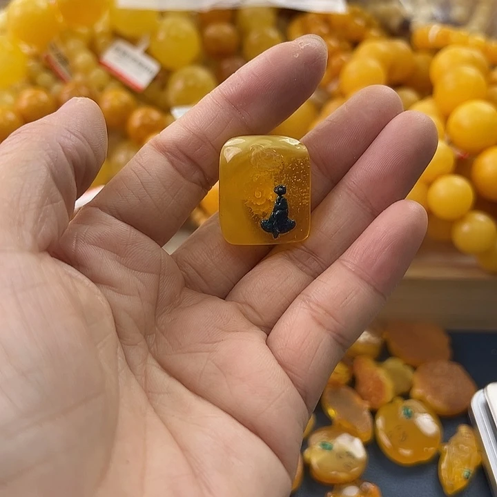未镶嵌琥珀珠宝奇石