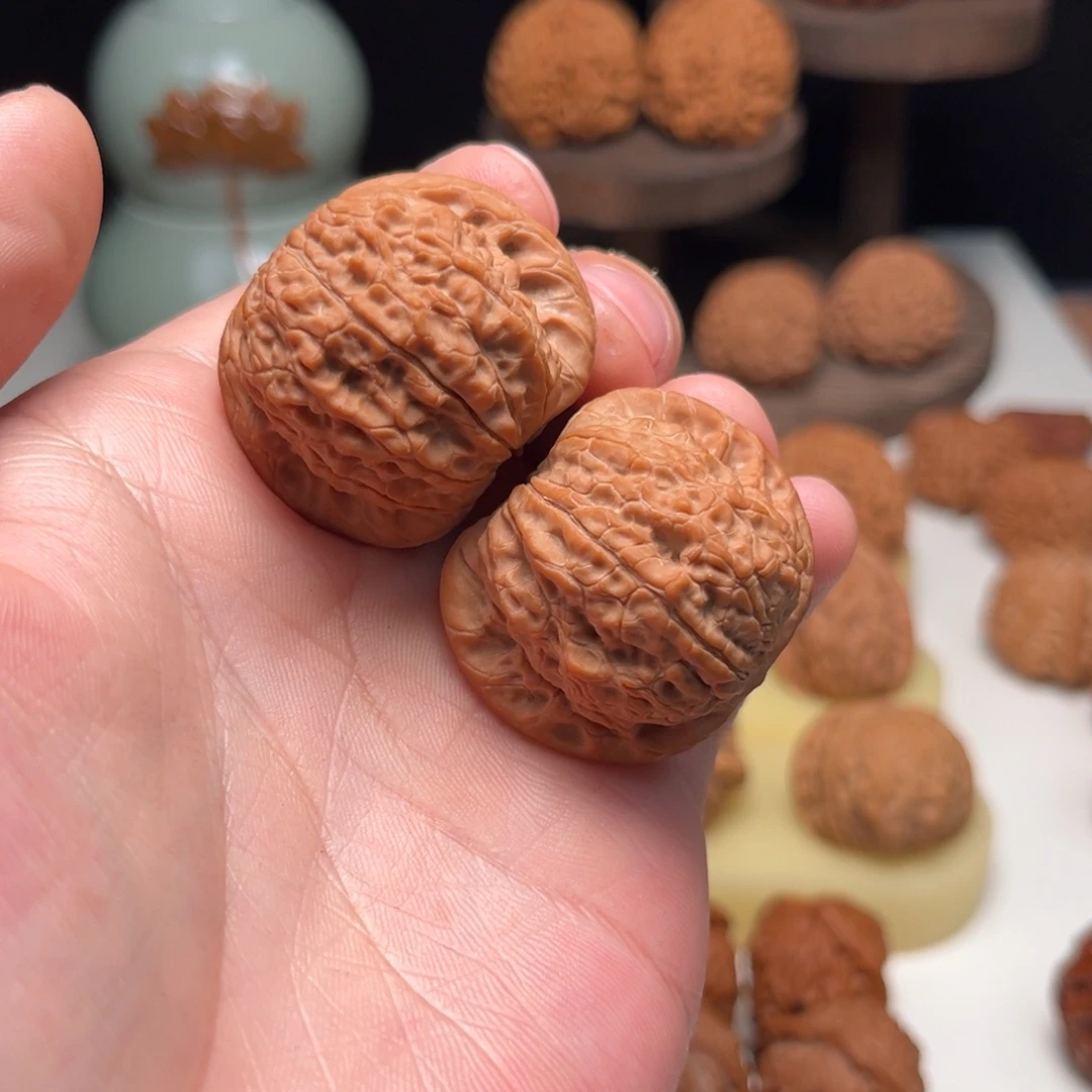 文玩核桃吊坠38血麒麟