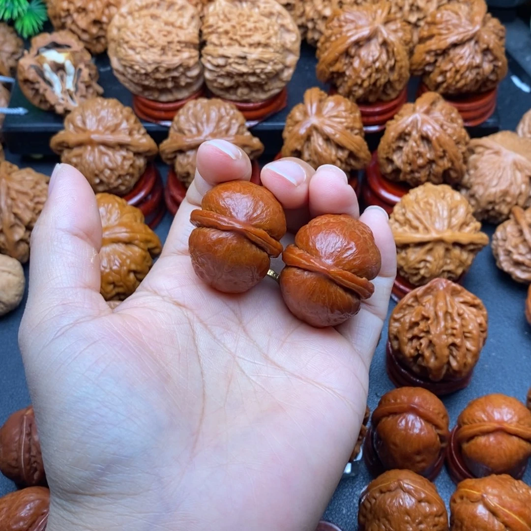 文玩核桃把件海豚