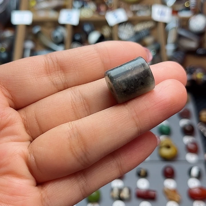 玛瑙/玉髓未镶嵌珠宝半成品流****河