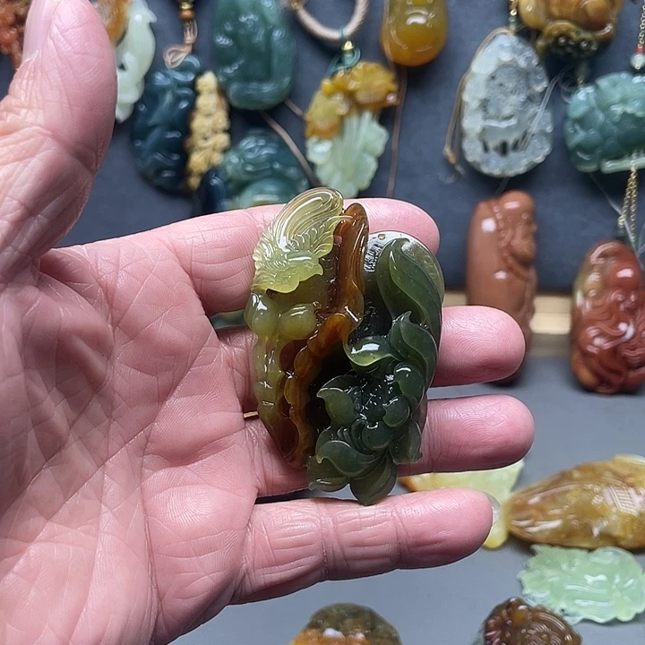 蛇纹石玉未镶嵌挂件