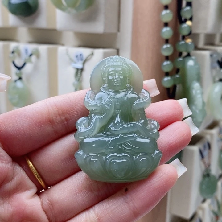 浩***焦颈饰未镶嵌和田玉